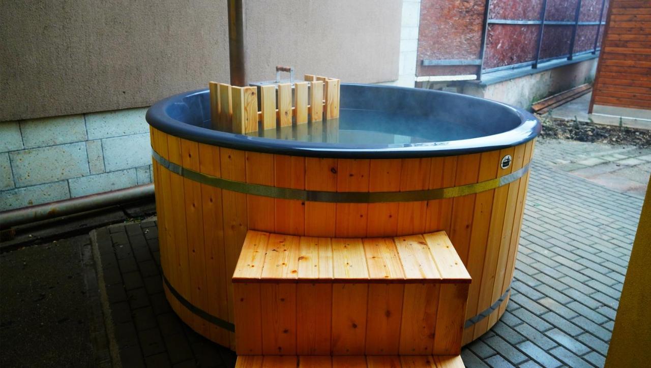 Pajkos Poni Vendeghaz Hotell Miskolc Exteriör bild