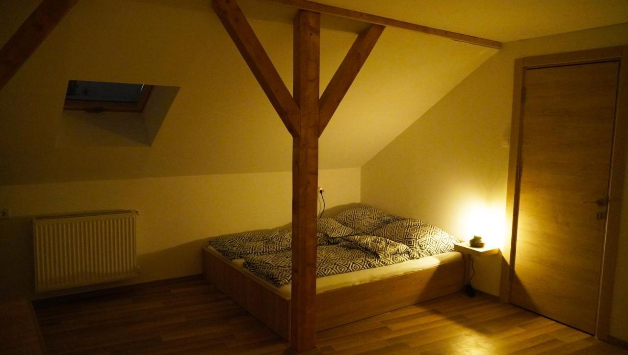 Pajkos Poni Vendeghaz Hotell Miskolc Exteriör bild