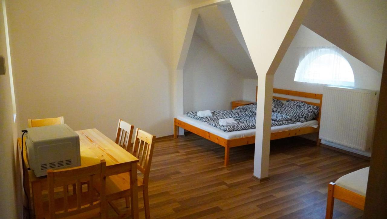 Pajkos Poni Vendeghaz Hotell Miskolc Exteriör bild